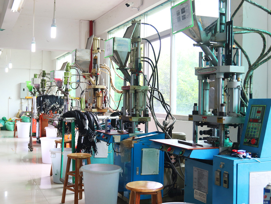 Injection Molding Equipment 1