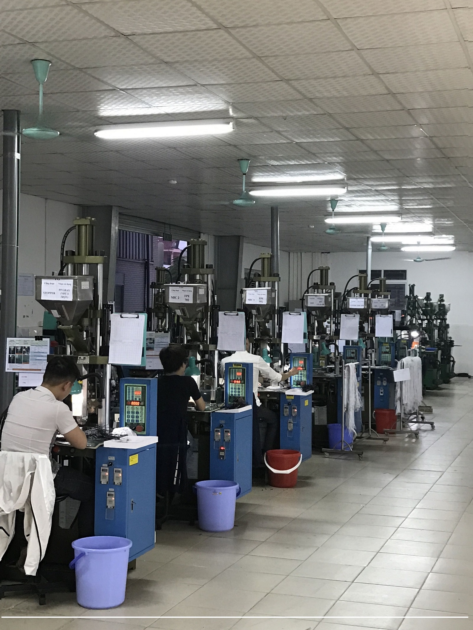 Injection Molding Equipment 2
